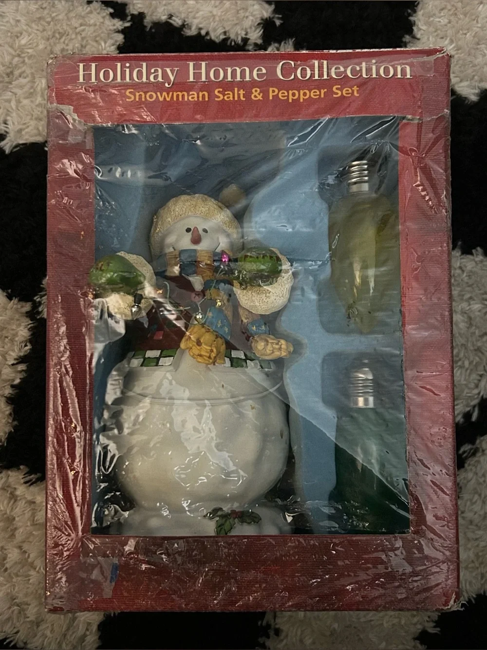 Snowman Salt and Pepper Holder Shakers magnetic Set Holiday Home Collection